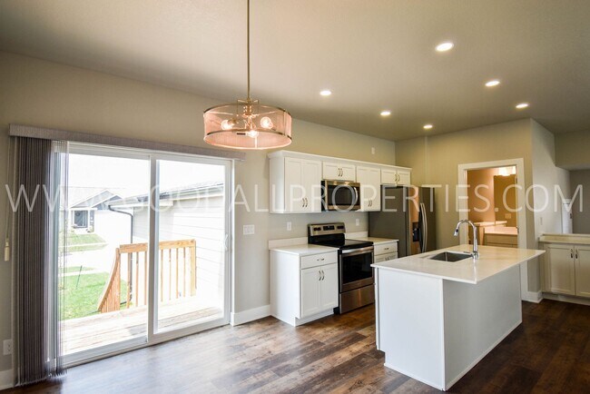 Foto del edificio - Modern Style Ranch, 3 bedroom 2.5 bath hom...