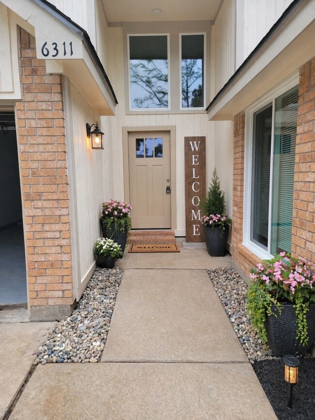 Foto del edificio - 6311 Diamond Rock Dr