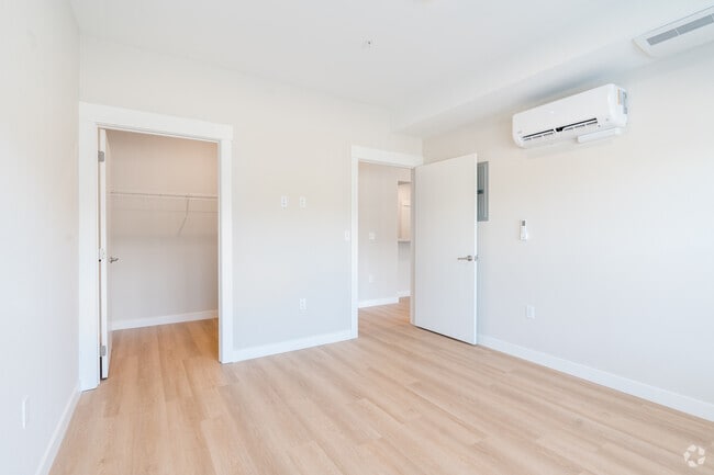 1BR, 1BA - 840SF - Redband Apartments