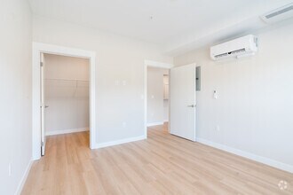 1BR, 1BA - 840SF - Redband Apartments