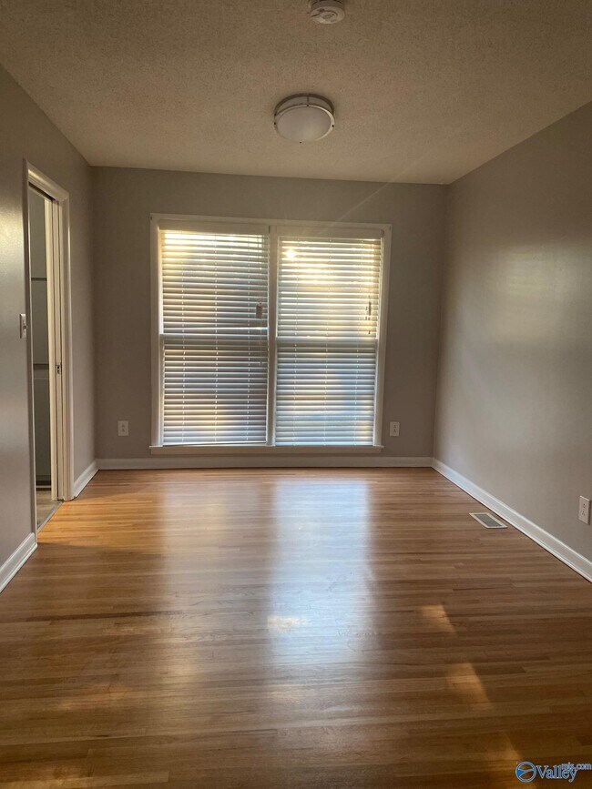 Foto del edificio - 4411 McClain Ln NW