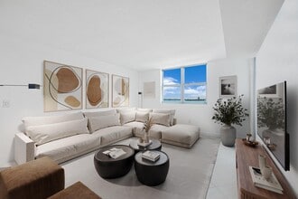 Building Photo - 7501 E Treasure Dr