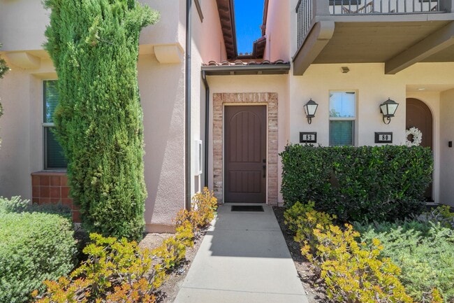 Building Photo - Desirable Eastwood Village Home