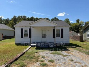 Building Photo - 1431 Edgewood Dr
