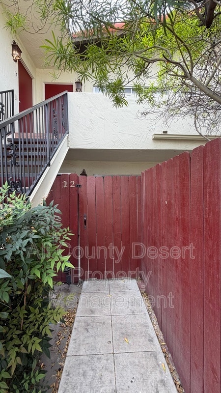 Building Photo - 550 El Cielo Rd