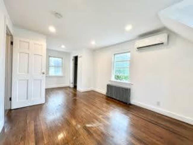 Building Photo - Single-Family House,In-Unit Washer and Dryer, Parking is Included, Central Heat/AC