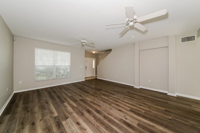 Foto del edificio - 3415 30th Ln E