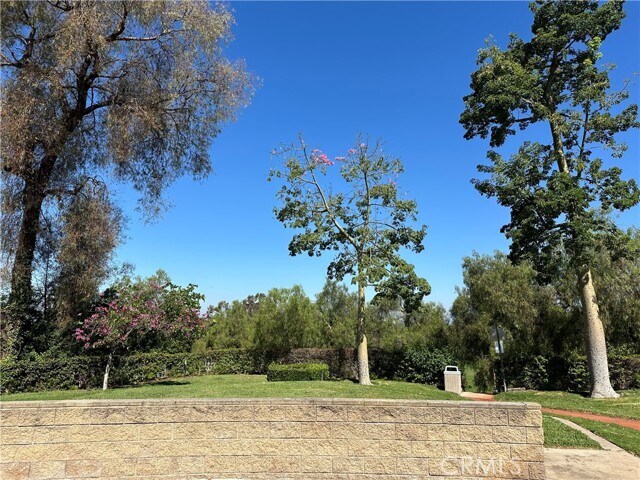 Foto del edificio - 21951 Rimhurst Dr