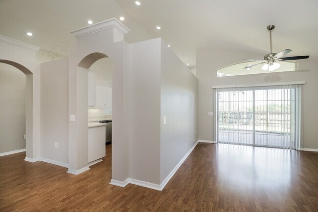 Foto del edificio - 3157 Oakpark Dr
