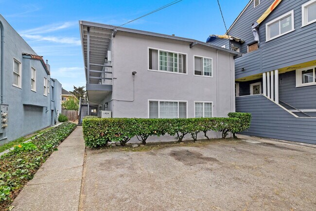 Building Photo - 1926 Alcatraz Ave