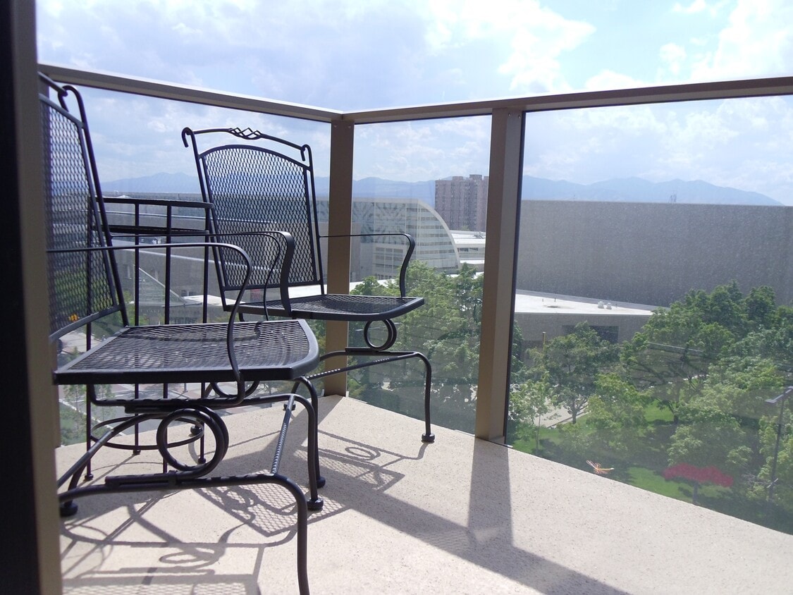 Balcony - 99 W South Temple Ave