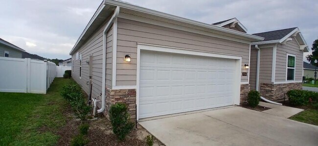 Foto del edificio - 7898 SW 74th Lp