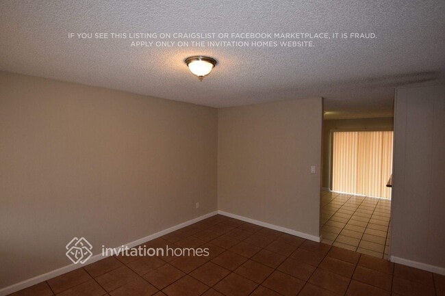 Foto del edificio - 8233 W Indianola Ave