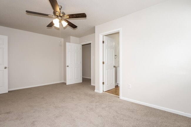 Building Photo - 207 E Pecan Valley St