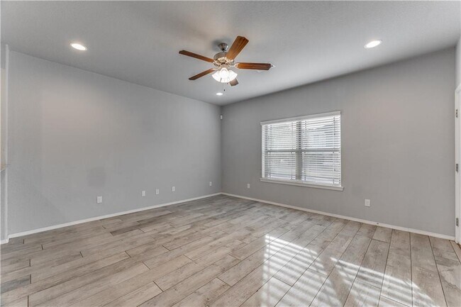 Foto del edificio - 1348 N Corsica Dr