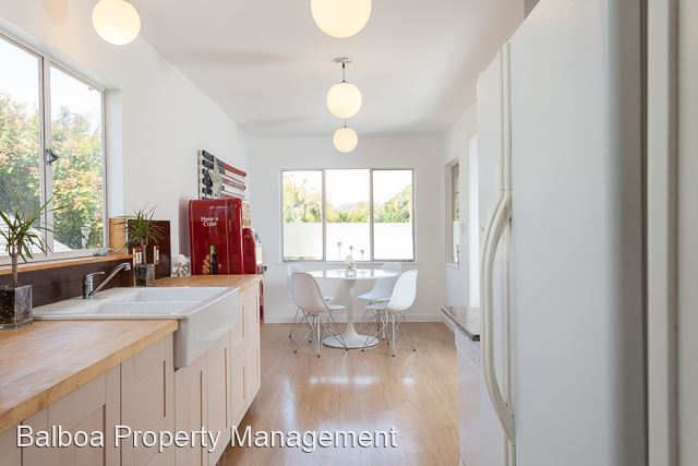 Foto del edificio - 1621 E Balboa Blvd