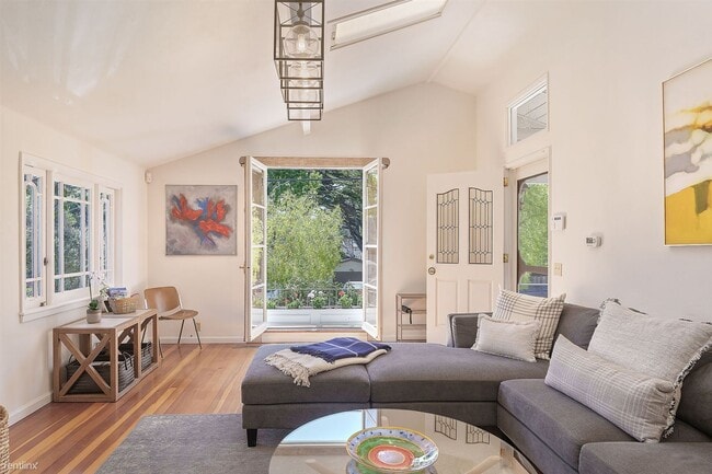 Building Photo - 2 br, 2 bath House - 3861 Live, Love, Bark