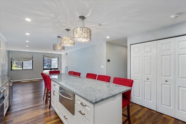 Foto del edificio - 100 Ledgewood Dr