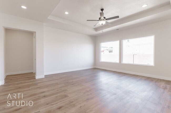 Foto del edificio - Very Nice 4 Bedroom, 2 Bathroom Home in Ri...