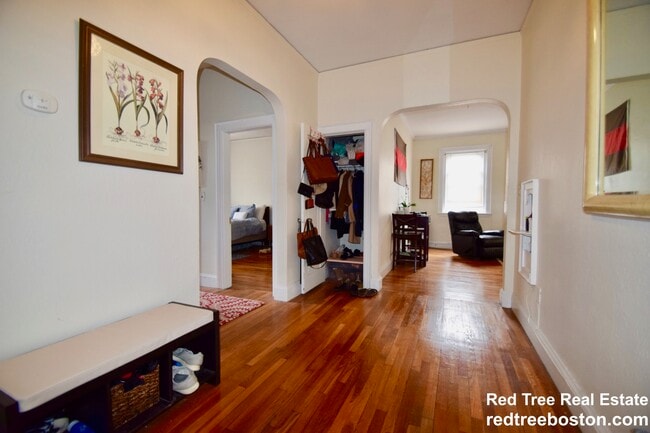 Photo - 2045 Commonwealth Ave Apartment