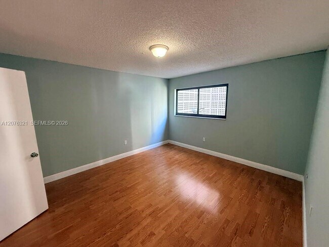Foto del edificio - 6950 W 6th Ave