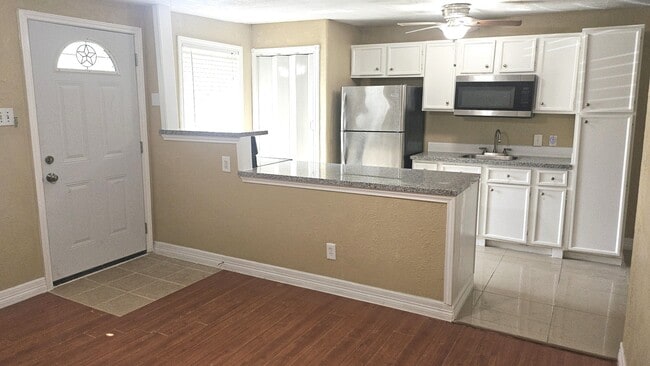 Building Photo - 5603 Northridge Dr