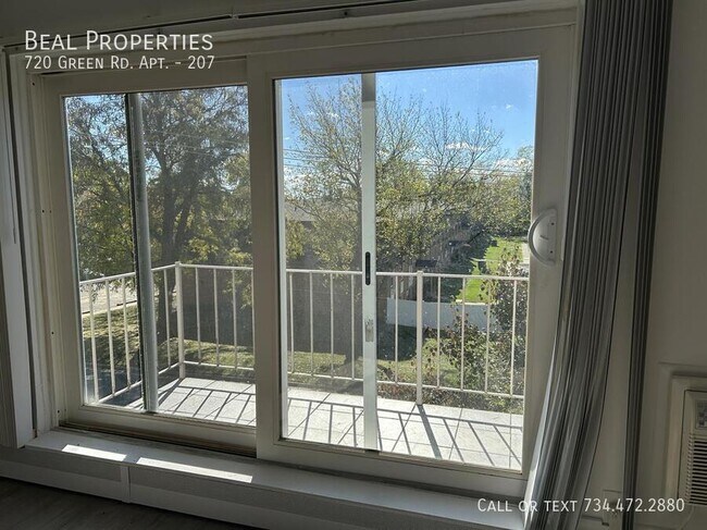 Foto del edificio - 720 Green Rd