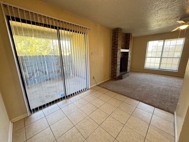Building Photo - 1701 Cedarview Cir
