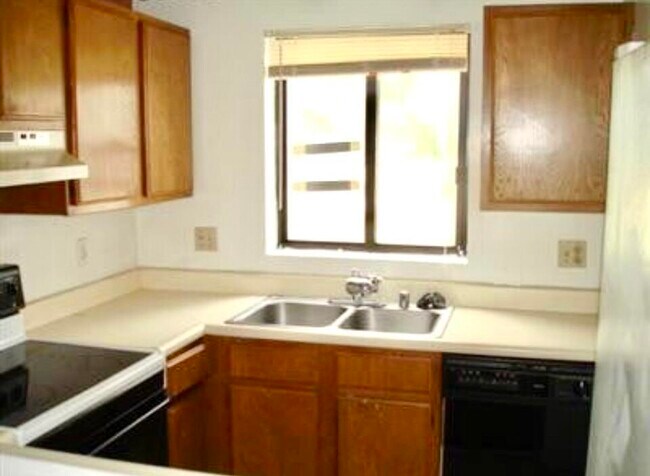 Foto del edificio - 452 Larkwood Dr