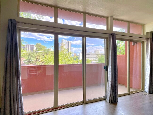 Vista de la ciudad - 155 University Ter