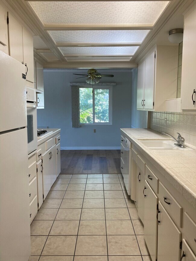 Kitchen - 12129 Beverly Blvd