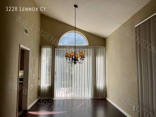 Building Photo - 3228 Lennox Ct