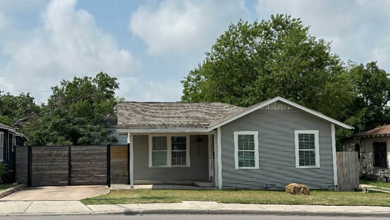 Foto principal - 1114 Fresno St