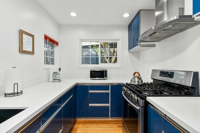 Foto del edificio - 3743 Latrobe St