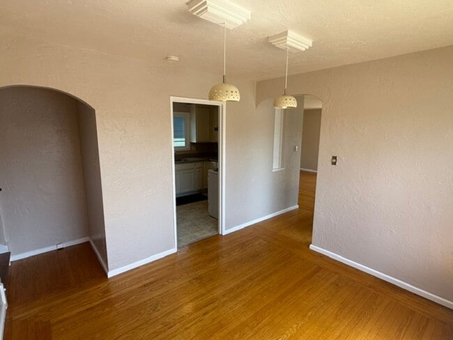 Building Photo - 3-Bedroom Single Family Home in Richmond Annex / El Cerrito Area