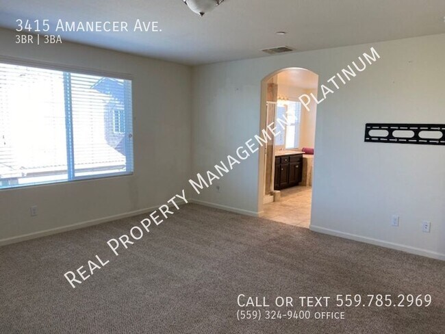 Building Photo - $2,500 Ashlan & Leonard 3 Bedroom + Solar ...