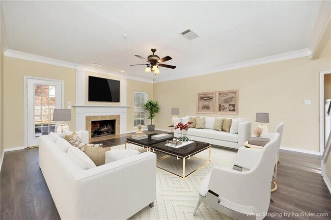 Foto del edificio - 10116 Pinehurst Dr