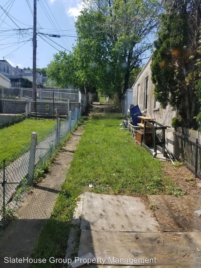 Building Photo - 3 br, 1 bath House - 1646 Cotton St WSTGE