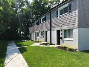 Building Photo - 256 Irwin Pl
