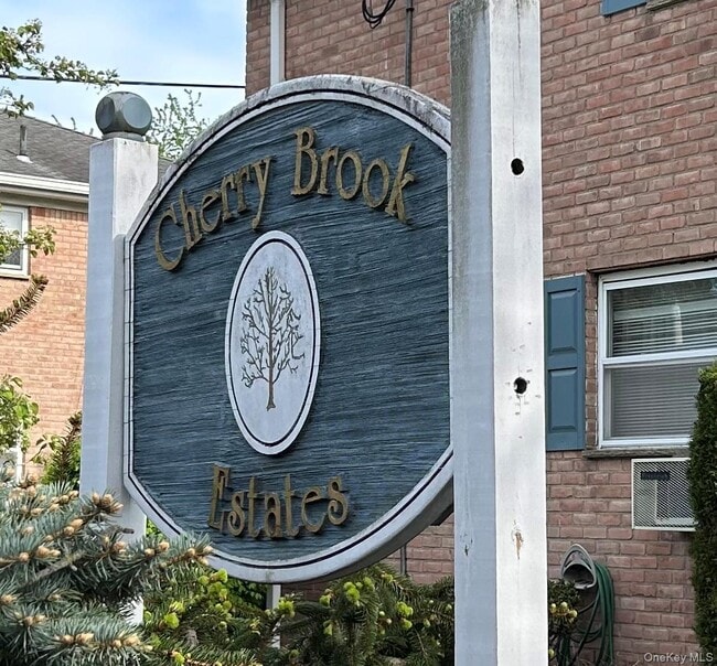 Building Photo - 140 Meyer Oval