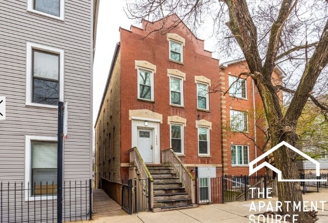 Photo - 1433 N Cleaver St Apartment