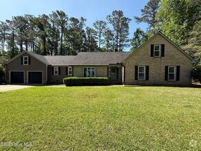 Building Photo - 1107 Greenway Dr