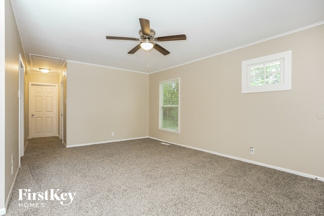 Building Photo - 1151 Chippewa Cir