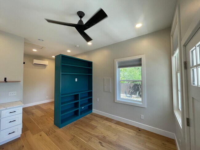 Foto del edificio - 907 Ashley Ave