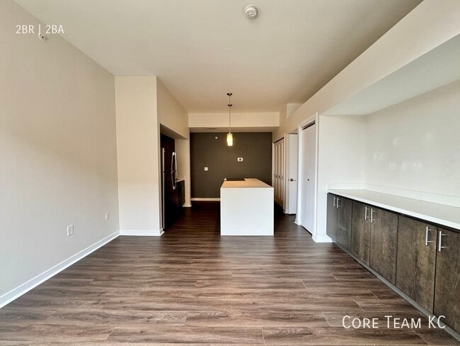 Foto del edificio - 662 E 63rd St