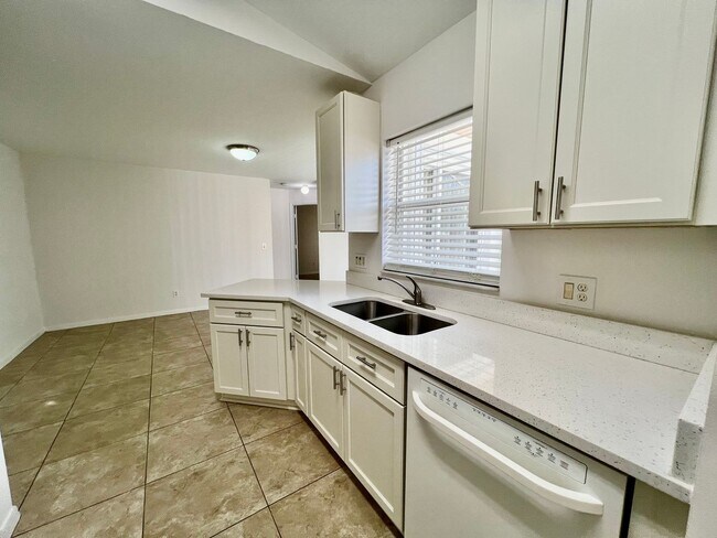 Foto del edificio - 3 Bedroom 2 Bath in Torino