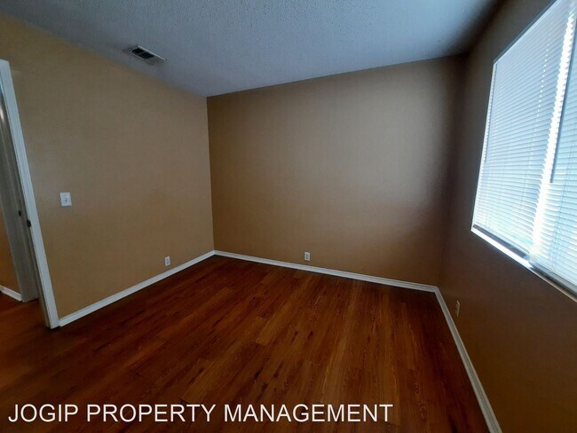 Foto del edificio - 3 br, 2 bath House - 7525 Amber Drive
