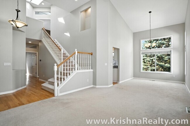Foto del edificio - Charming 5 BD ¦ 2.5 BA ¦ Single Family Hom...
