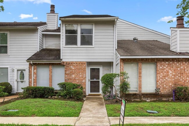 Foto del edificio - 7838 Green Lawn Dr