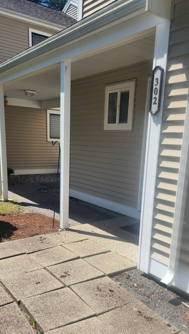 Building Photo - 302 Dongary Rd